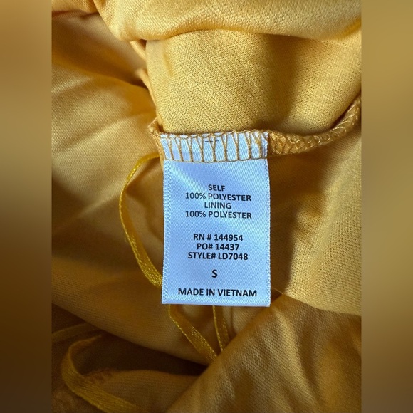 LUXXEL MUSTARD‎ V-NECK RUFFLE CUT-OUT BACK TIE-UP DRESS WITH LONG SLEEVE Size S - Picture 5 of 6